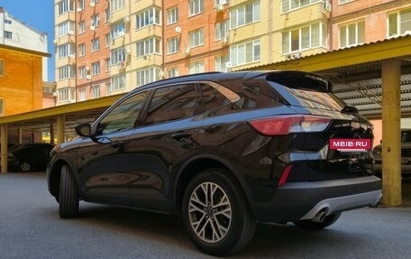 Ford Escape, 2020 год, 1 900 000 рублей, 2 фотография