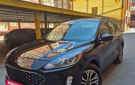 Ford Escape, 2020 год, 1 900 000 рублей, 4 фотография