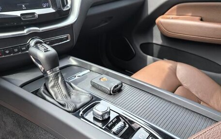 Volvo XC60 II, 2021 год, 2 500 000 рублей, 10 фотография