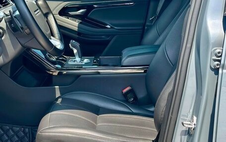 Land Rover Range Rover Evoque II, 2021 год, 2 375 000 рублей, 10 фотография