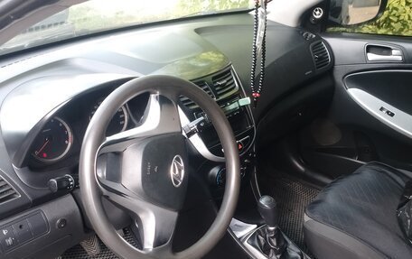 Hyundai Solaris II рестайлинг, 2013 год, 520 000 рублей, 1 фотография
