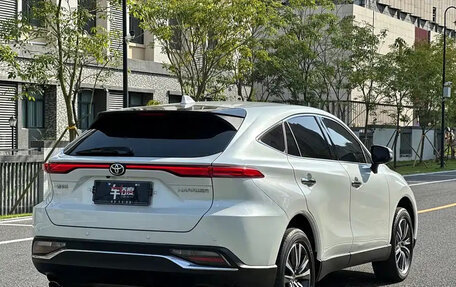 Toyota Harrier, 2021 год, 2 200 000 рублей, 4 фотография