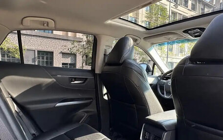 Toyota Harrier, 2021 год, 2 200 000 рублей, 30 фотография