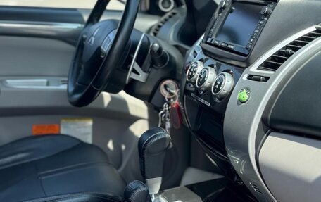 Mitsubishi Pajero Sport II рестайлинг, 2014 год, 2 250 000 рублей, 4 фотография
