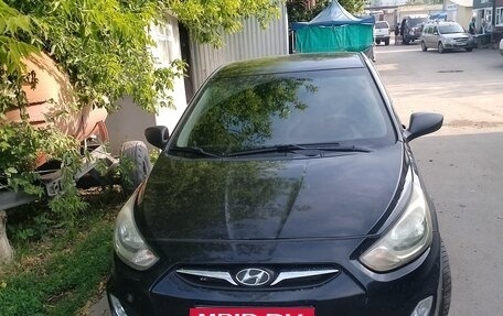 Hyundai Solaris II рестайлинг, 2013 год, 520 000 рублей, 2 фотография