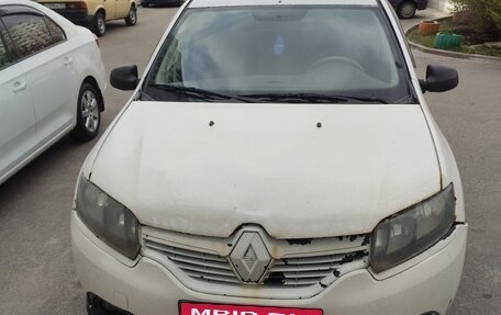 Renault Logan II, 2016 год, 400 000 рублей, 1 фотография