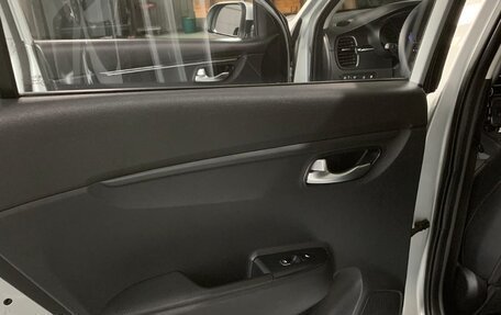 KIA Rio IV, 2018 год, 1 300 000 рублей, 20 фотография