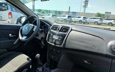 Renault Logan II, 2018 год, 770 000 рублей, 10 фотография