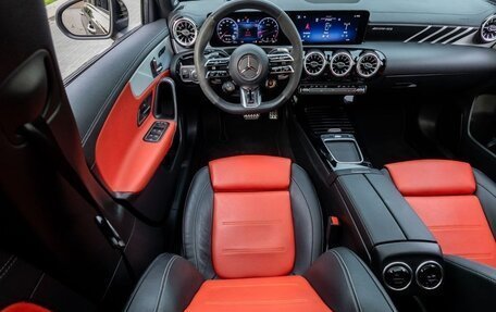 Mercedes-Benz A-Класс, 2021 год, 2 750 000 рублей, 15 фотография