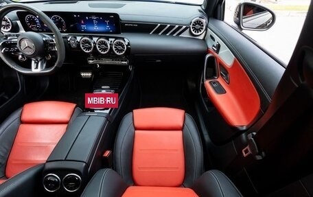 Mercedes-Benz A-Класс, 2021 год, 2 750 000 рублей, 14 фотография