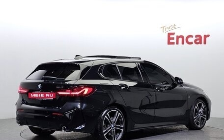 BMW 1 серия, 2022 год, 2 880 000 рублей, 3 фотография