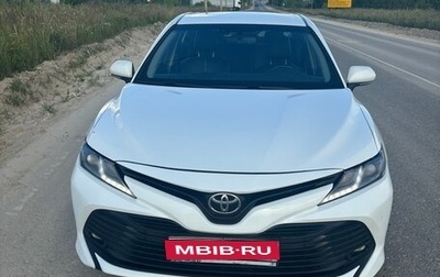 Toyota Camry, 2019 год, 1 800 000 рублей, 1 фотография