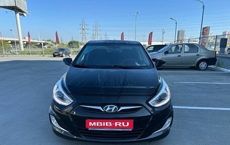 Hyundai Solaris II рестайлинг, 2013 год, 877 000 рублей, 1 фотография