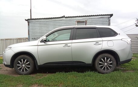 Mitsubishi Outlander III рестайлинг 3, 2014 год, 1 735 813 рублей, 2 фотография