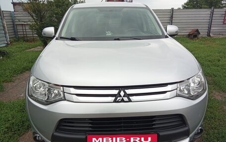 Mitsubishi Outlander III рестайлинг 3, 2014 год, 1 735 813 рублей, 8 фотография