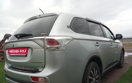 Mitsubishi Outlander III рестайлинг 3, 2014 год, 1 735 813 рублей, 5 фотография