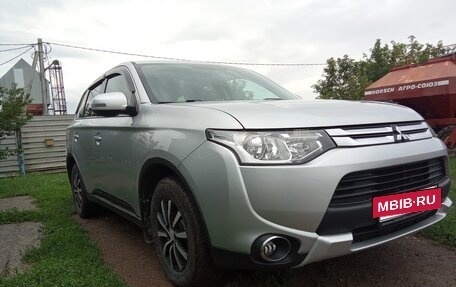 Mitsubishi Outlander III рестайлинг 3, 2014 год, 1 735 813 рублей, 7 фотография