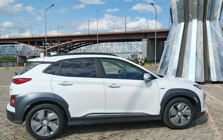 Hyundai Kona I, 2020 год, 2 490 000 рублей, 6 фотография
