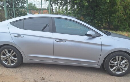 Hyundai Elantra VI рестайлинг, 2016 год, 1 350 000 рублей, 8 фотография