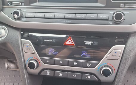 Hyundai Elantra VI рестайлинг, 2016 год, 1 350 000 рублей, 9 фотография