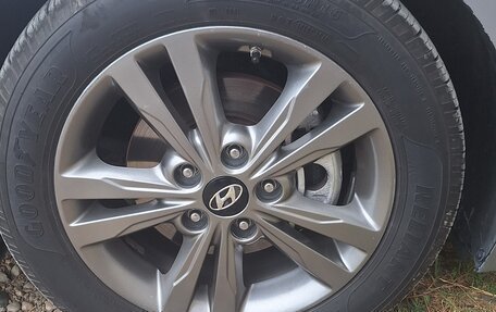Hyundai Elantra VI рестайлинг, 2016 год, 1 350 000 рублей, 11 фотография