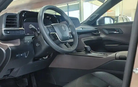 Toyota Crown, 2022 год, 3 650 000 рублей, 10 фотография