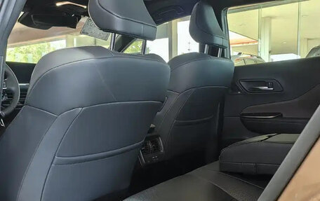 Toyota Crown, 2022 год, 3 650 000 рублей, 15 фотография