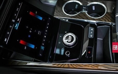 Cadillac Escalade V, 2025 год, 23 288 000 рублей, 13 фотография