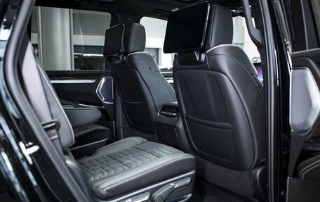 Cadillac Escalade V, 2025 год, 23 288 000 рублей, 19 фотография