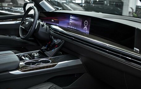Cadillac Escalade V, 2025 год, 23 288 000 рублей, 22 фотография