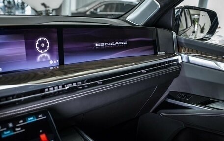 Cadillac Escalade V, 2025 год, 23 288 000 рублей, 30 фотография