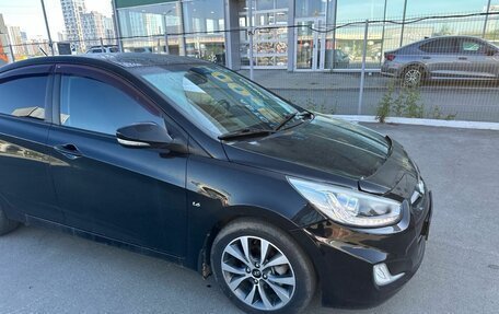 Hyundai Solaris II рестайлинг, 2013 год, 877 000 рублей, 3 фотография