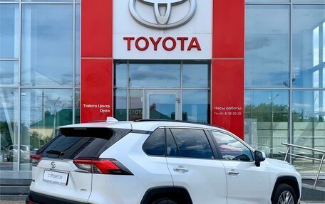 Toyota RAV4, 2019 год, 3 020 000 рублей, 4 фотография