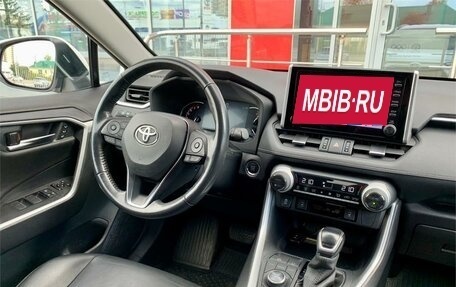 Toyota RAV4, 2019 год, 3 020 000 рублей, 9 фотография