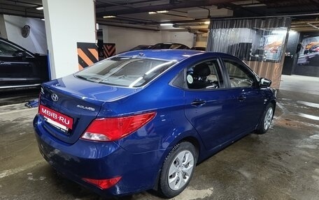 Hyundai Solaris II рестайлинг, 2015 год, 900 000 рублей, 4 фотография