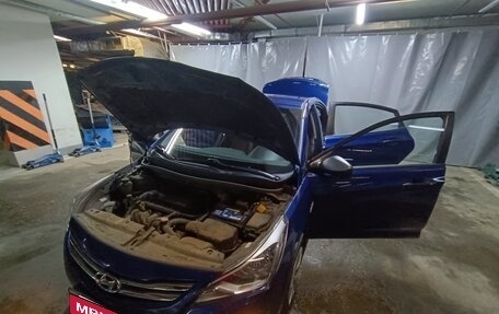 Hyundai Solaris II рестайлинг, 2015 год, 900 000 рублей, 10 фотография
