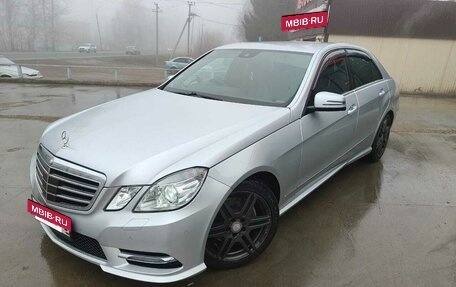 Mercedes-Benz E-Класс, 2012 год, 1 850 000 рублей, 3 фотография