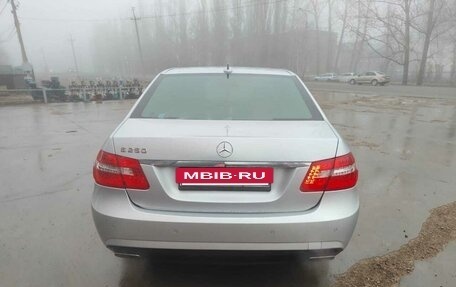 Mercedes-Benz E-Класс, 2012 год, 1 850 000 рублей, 5 фотография