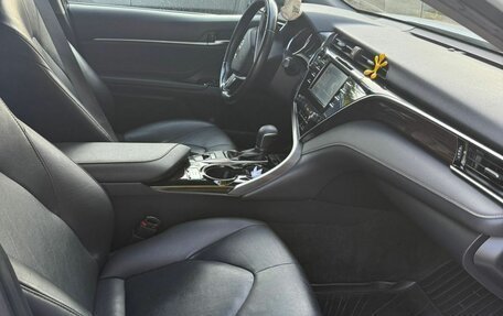 Toyota Camry, 2018 год, 2 450 000 рублей, 10 фотография