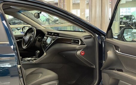 Toyota Camry, 2018 год, 2 595 000 рублей, 13 фотография