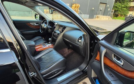 Infiniti QX70, 2013 год, 1 790 000 рублей, 19 фотография