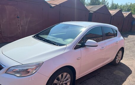 Opel Astra J, 2011 год, 670 000 рублей, 6 фотография