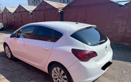 Opel Astra J, 2011 год, 670 000 рублей, 3 фотография
