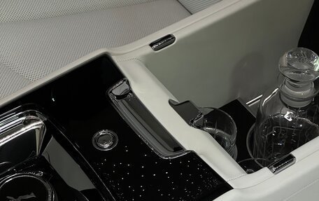 Rolls-Royce Cullinan, 2025 год, 79 000 000 рублей, 15 фотография