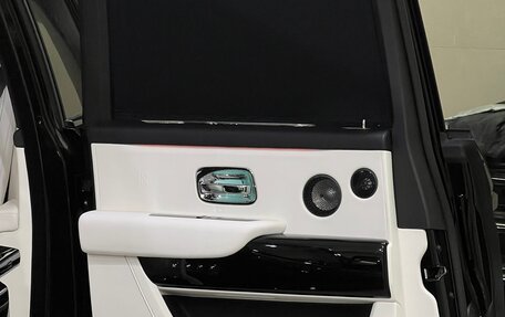 Rolls-Royce Cullinan, 2025 год, 79 000 000 рублей, 9 фотография