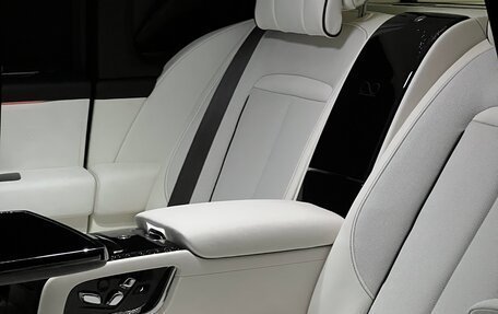 Rolls-Royce Cullinan, 2025 год, 79 000 000 рублей, 19 фотография