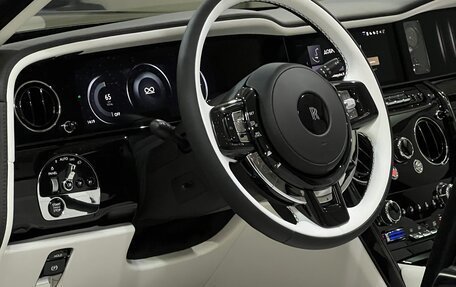 Rolls-Royce Cullinan, 2025 год, 79 000 000 рублей, 28 фотография