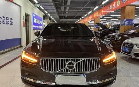 Volvo S90 II рестайлинг, 2021 год, 2 400 000 рублей, 2 фотография