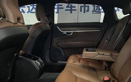 Volvo S90 II рестайлинг, 2021 год, 2 400 000 рублей, 13 фотография