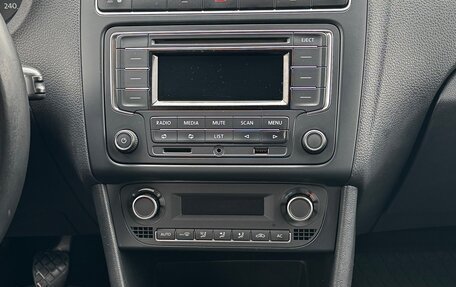 Volkswagen Polo VI (EU Market), 2013 год, 750 000 рублей, 14 фотография